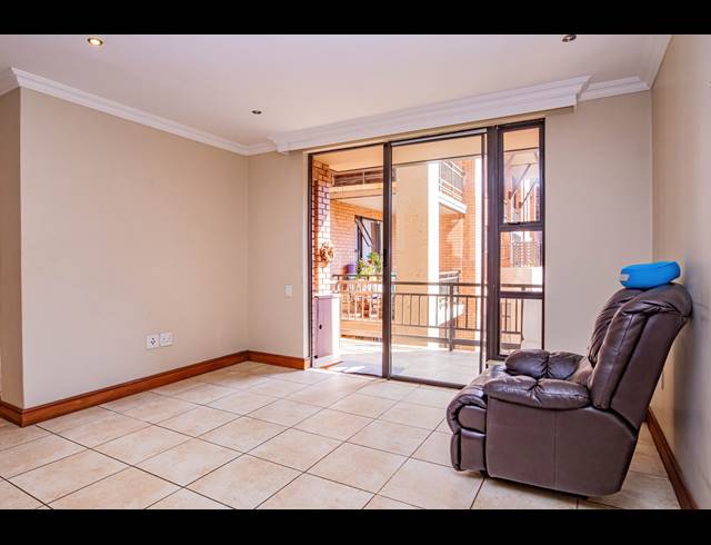 1 BEDROOM APARTMENT FOR SALE IN NEWLANDS